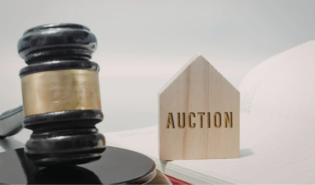 Buying a house at auction and understanding whether cash is needed before bidding