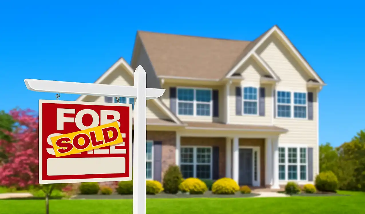 Vacant possession breach auction — occupier in property after auction UK buyer legal options